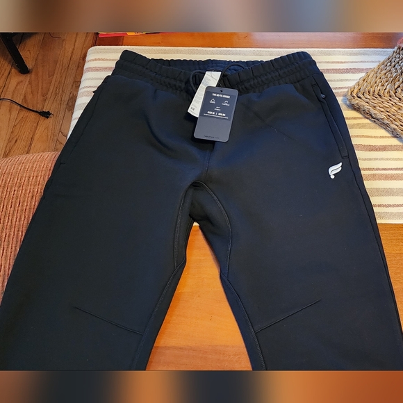 Fabletics Joggers - Picture 1 of 4